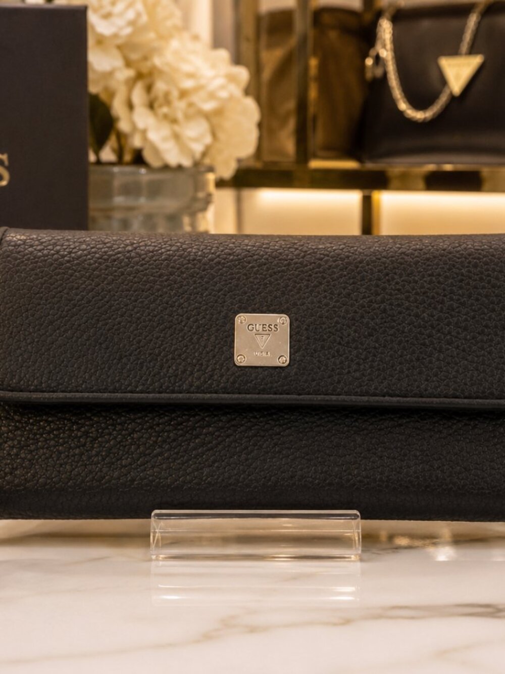 GUESS Black PebbledLeather Wallet Clutch Organizer Snap Closure Women's
